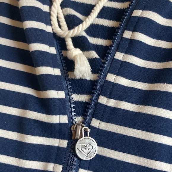 Roxy, zippered large jacket. Navy white striped - Picture 4 of 10